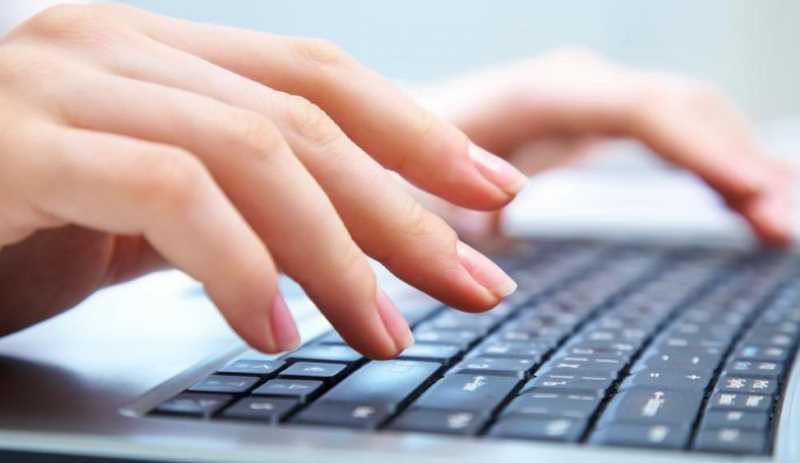 data entry jobs, hand typing on keyboard