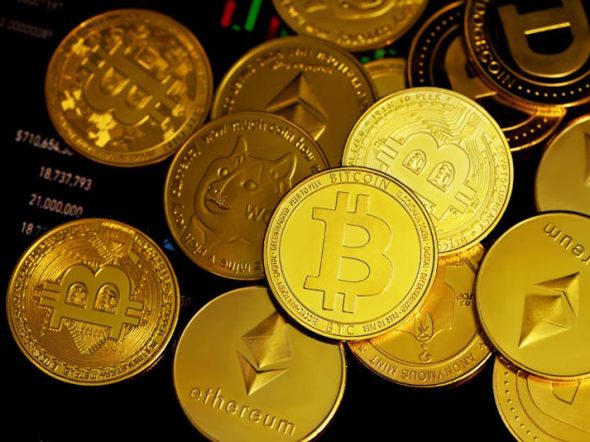 gold bitcoin coins